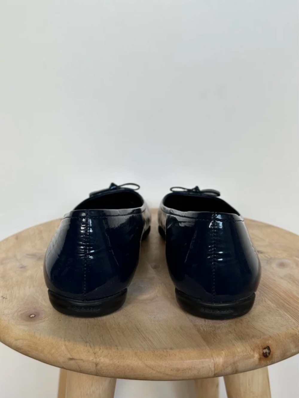 Prada Patent Leather Pointed Toe Flats Navy Triangle Logo Size 39 - Picture 5 of 7